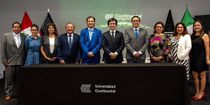 Especialista analiza el futuro del derecho digital en masterclass de posgrado