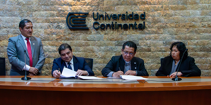 Especialista analiza el futuro del derecho digital en masterclass de posgrado