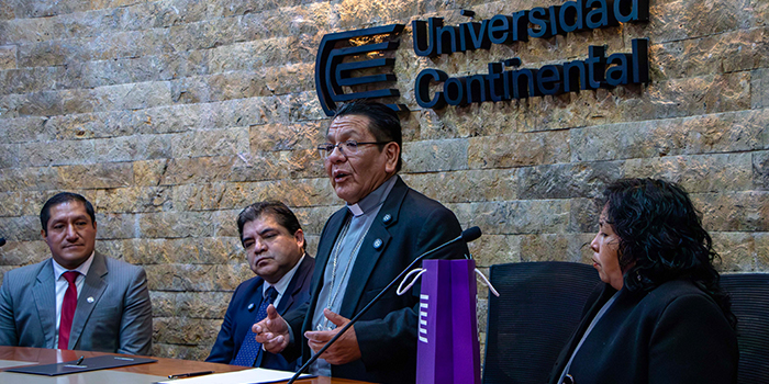 Especialista analiza el futuro del derecho digital en masterclass de posgrado