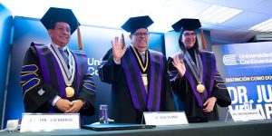 La Universidad Continental otorgó el grado de Doctor Honoris Causa a Julio Velarde Flores