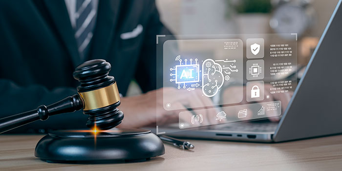 Especialista analiza el futuro del derecho digital en masterclass de posgrado