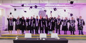 La Escuela de Posgrado de la Universidad Continental celebró en Huancayo la graduación de profesionales de maestrías y segundas especialidades