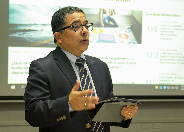 Más del 70% de puestos directivos son “de confianza”, afirma docente de la Escuela de Posgrado de la Universidad Continental